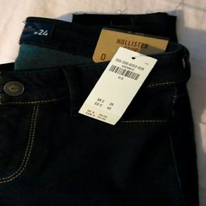 New Hollister dark wash cropped jean size 0